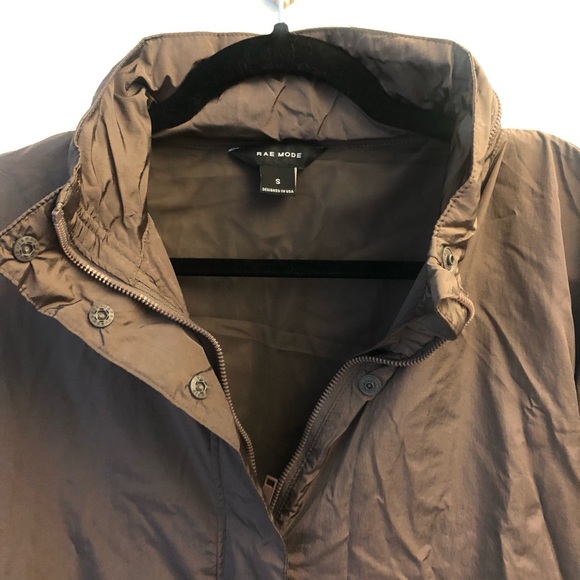 Brown windbreaker New! - Picture 2 of 6